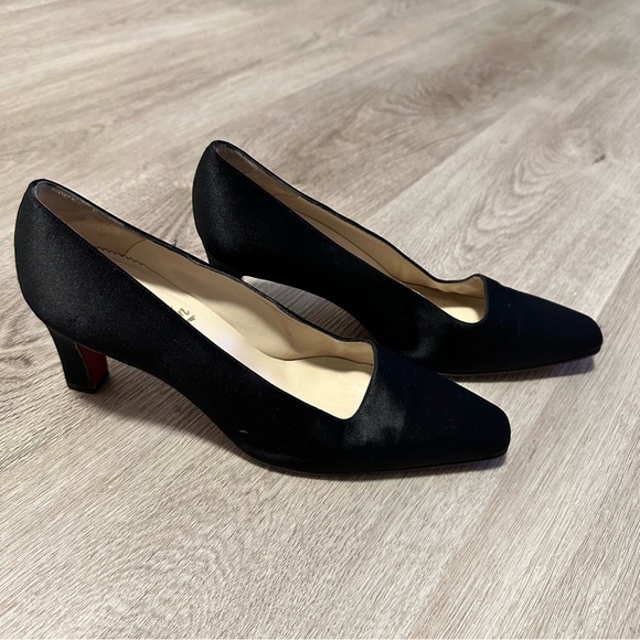 Vintage Authentic Christian Louboutin Satin Heels - size 27 - Picture 4 of 10
